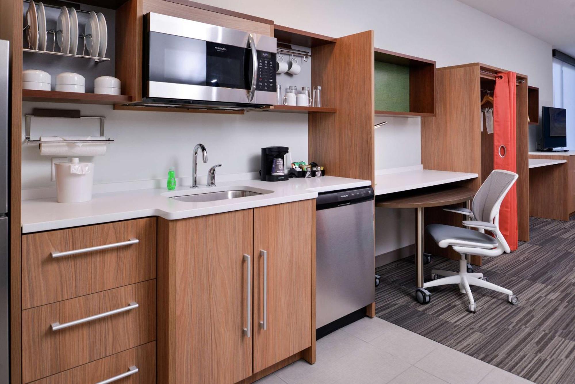 Home2 By Hilton Downtown Channel District Hotel Tampa
